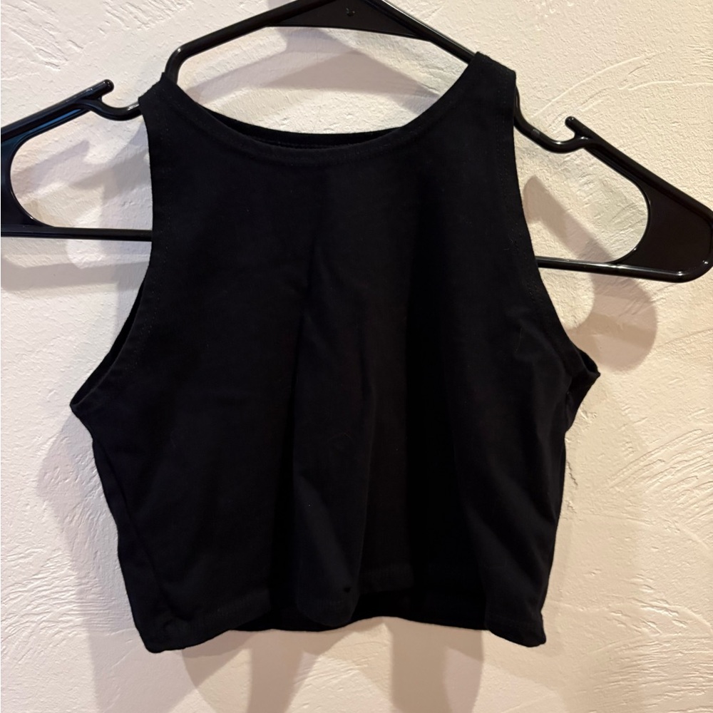 Black Sleeveless Crop Top